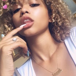 Meet your Posher, Haley